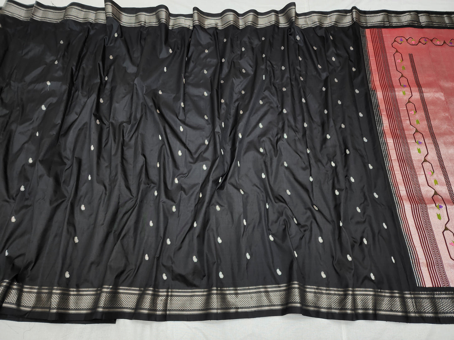 Traditional Yeola Paithani