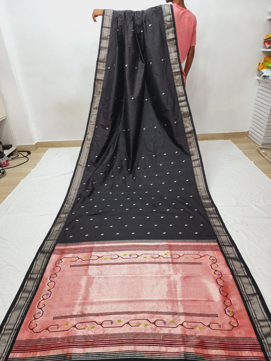 Traditional Yeola Paithani