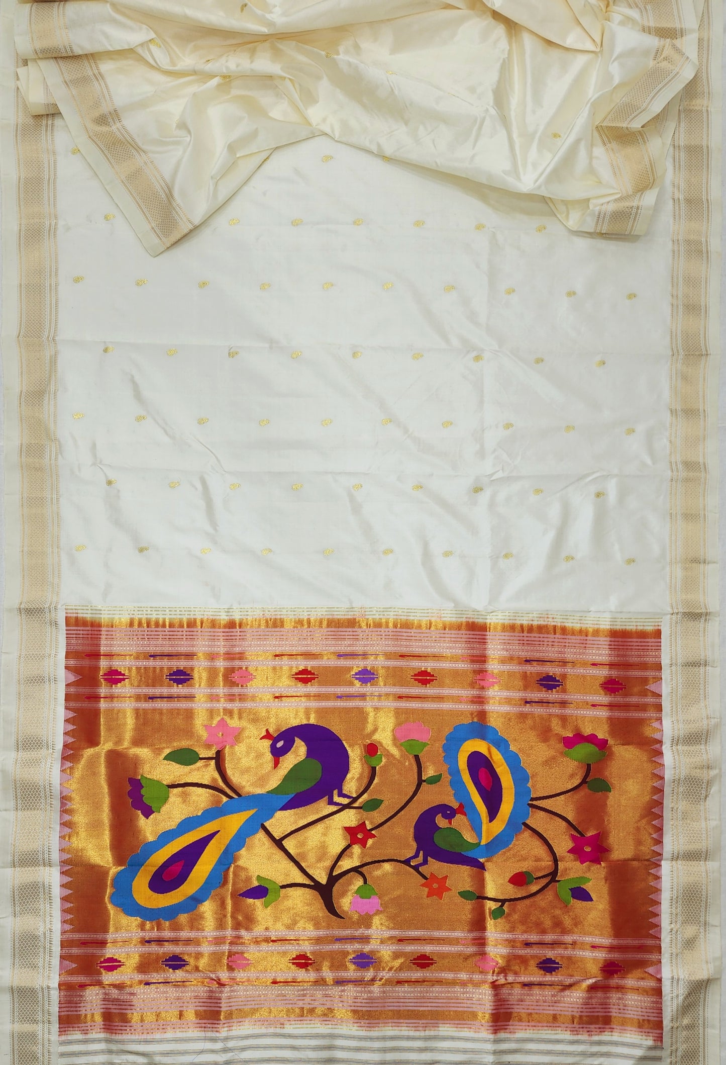 Traditional Yeola Paithani
