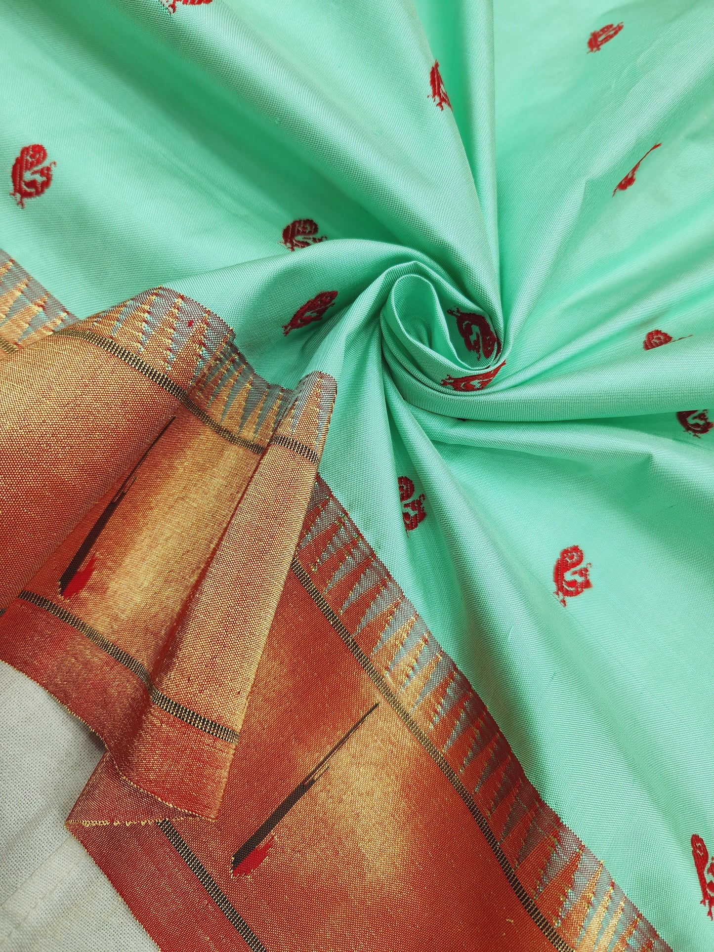 Single Muniya Brocade Paithani