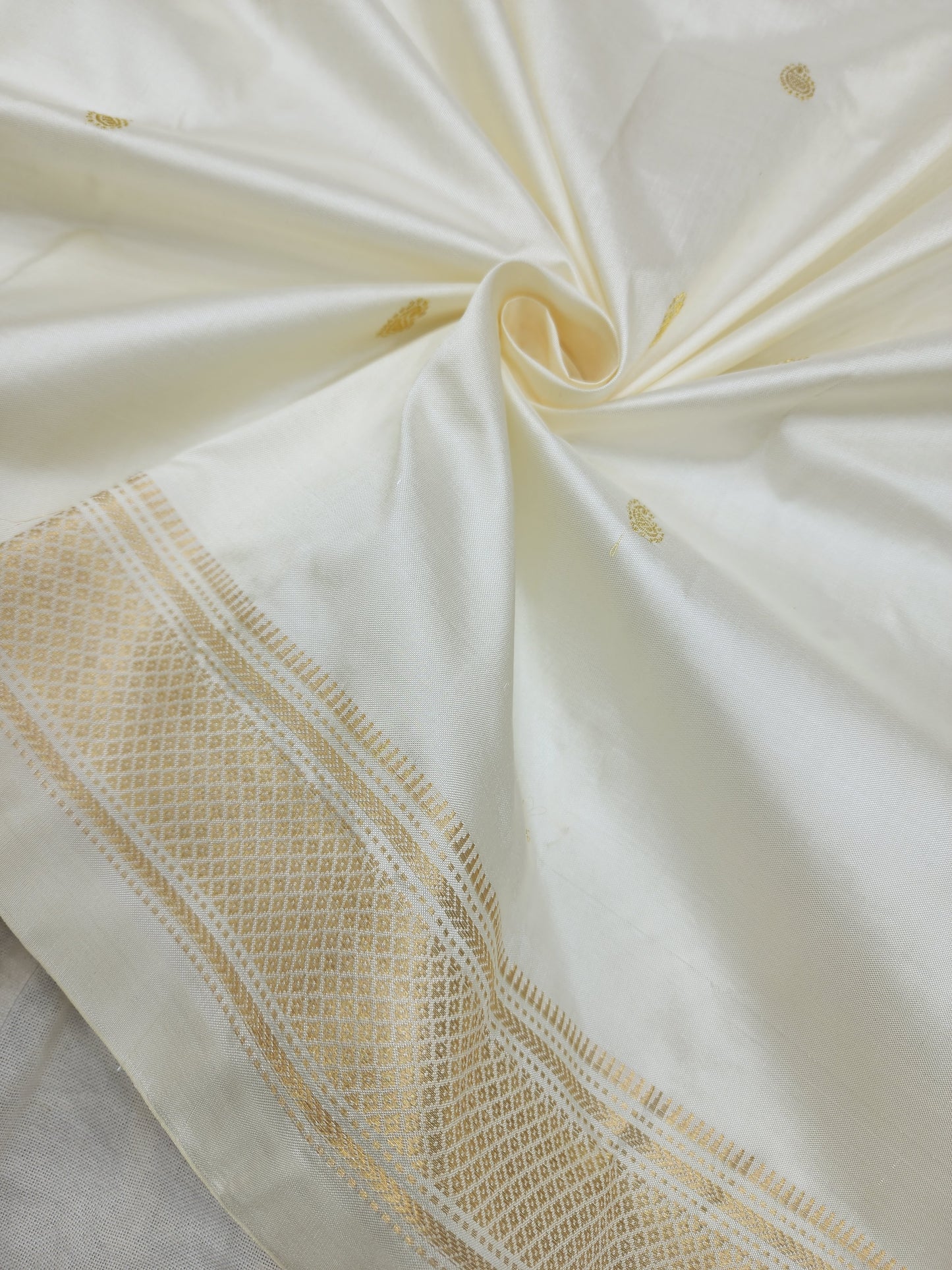 Traditional Yeola Paithani