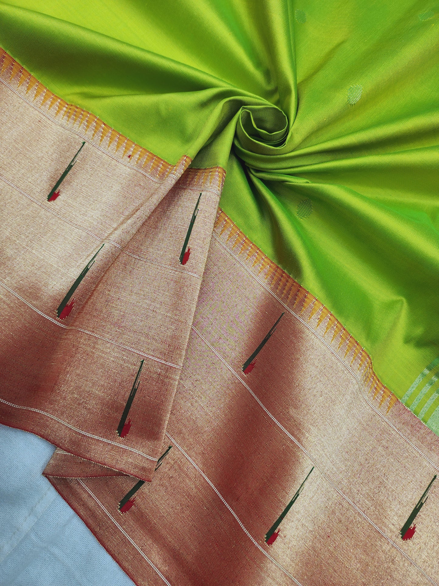 Triple Muniya Brocade Paithani