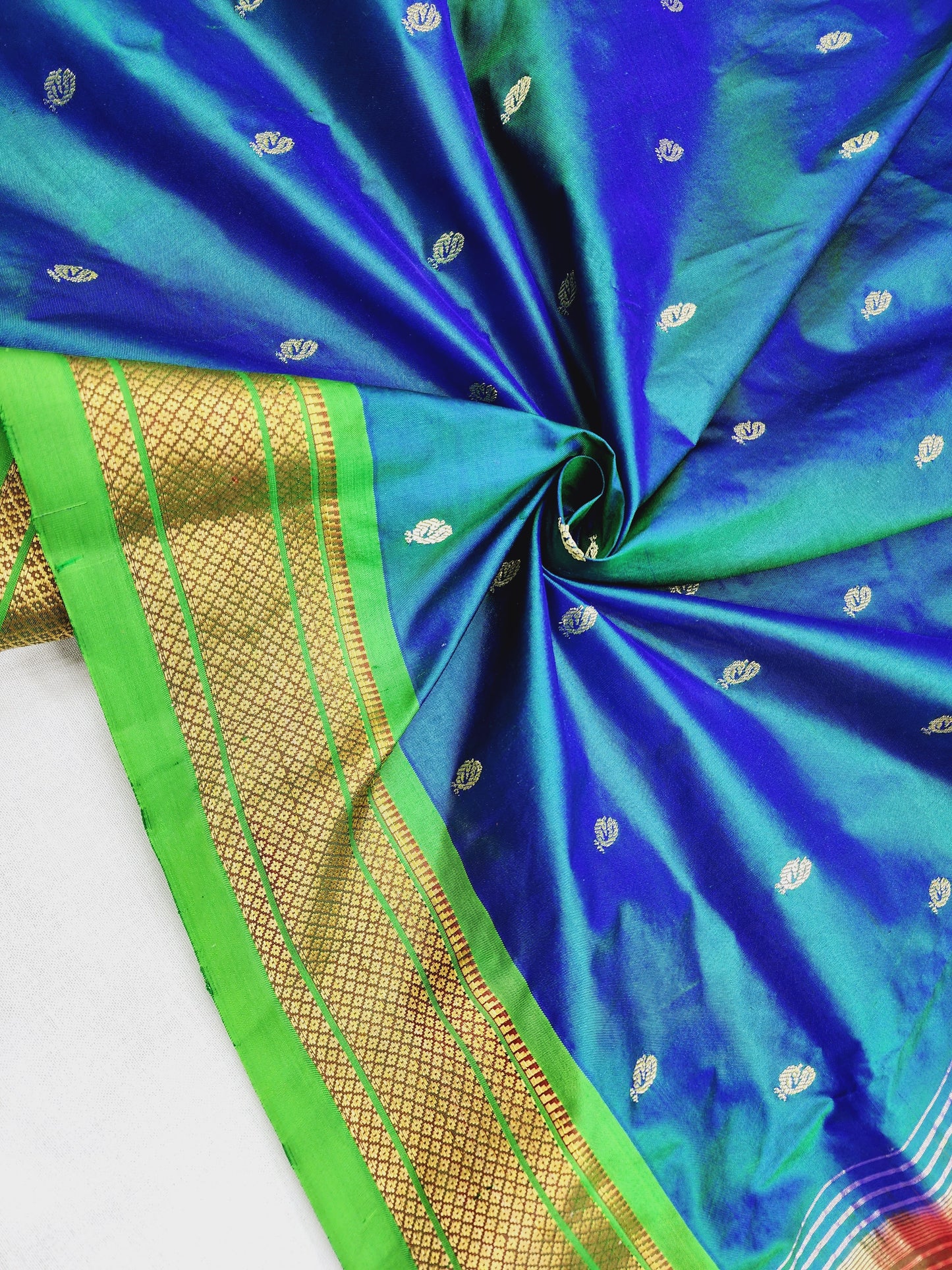 Traditional Yeola Paithani