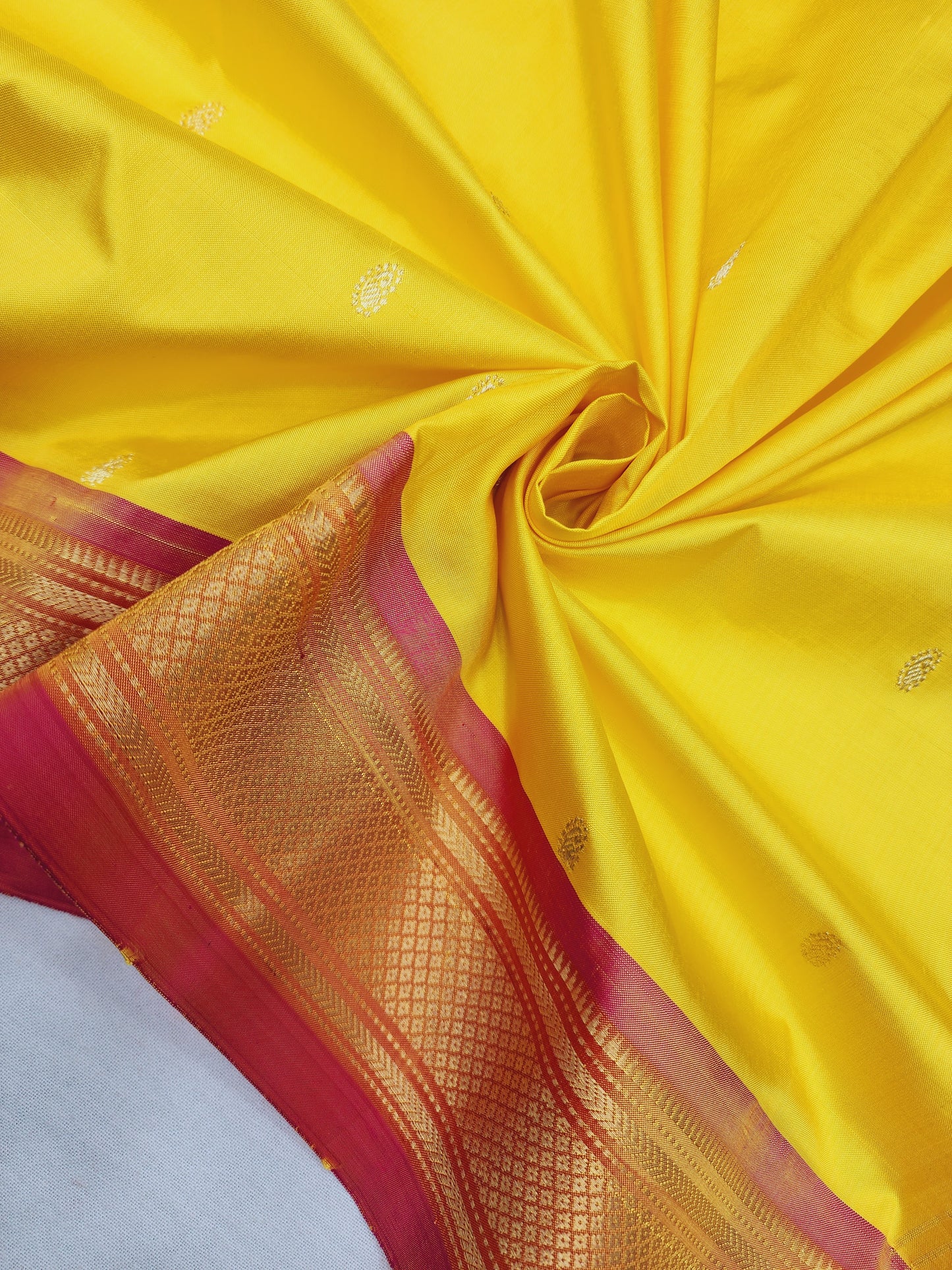 Traditional Yeola Paithani